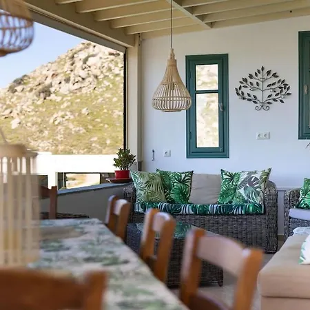 Bella. Tranquil, Exclusive, 4 Bed, Sea Views Willa
